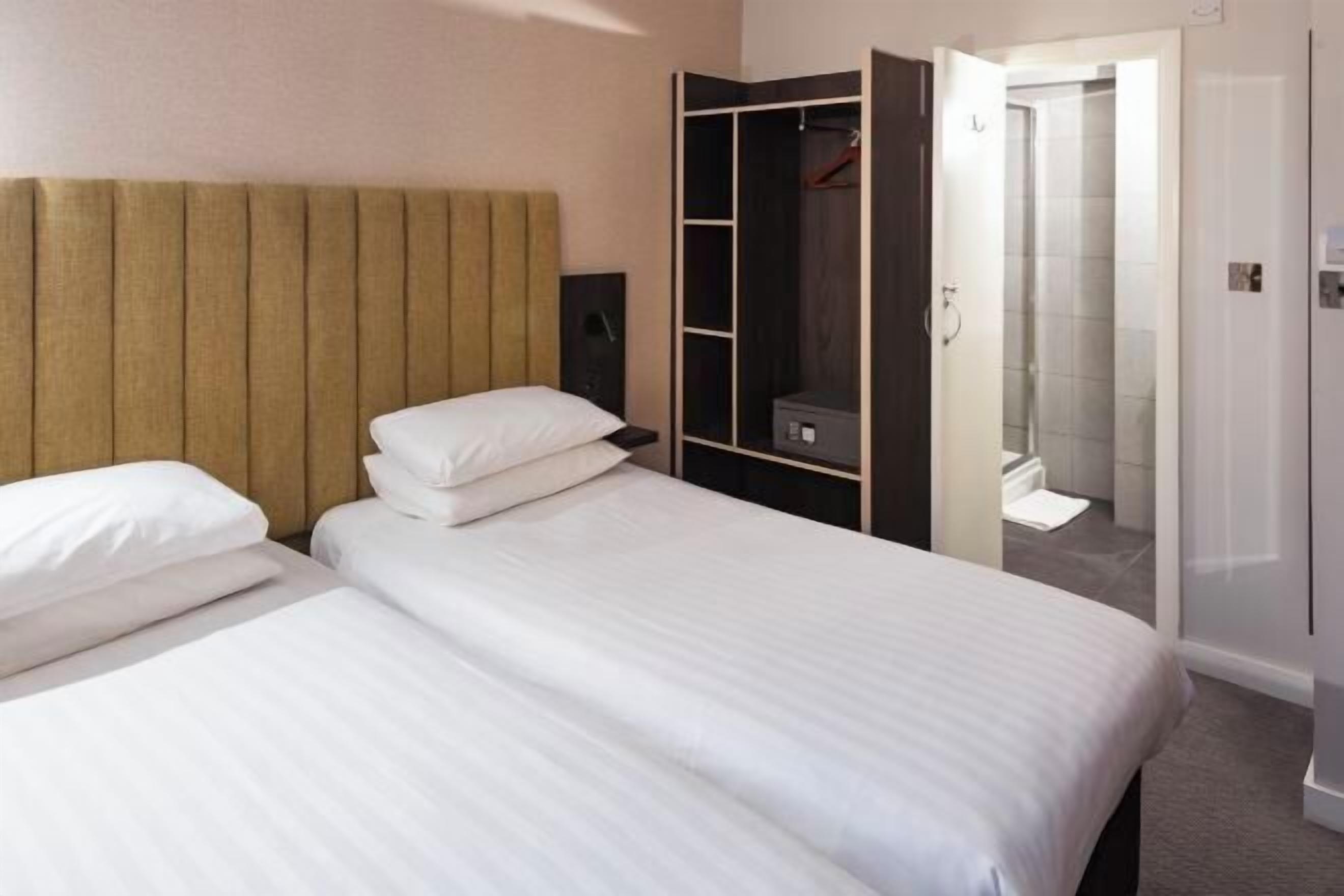 Een kluis op de kamer, individueel gedecoreerd, individueel gemeubileerd