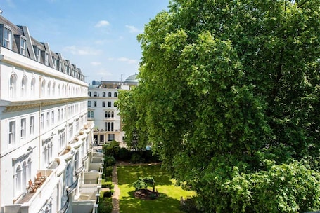 Front of property. Garden Court Hotel