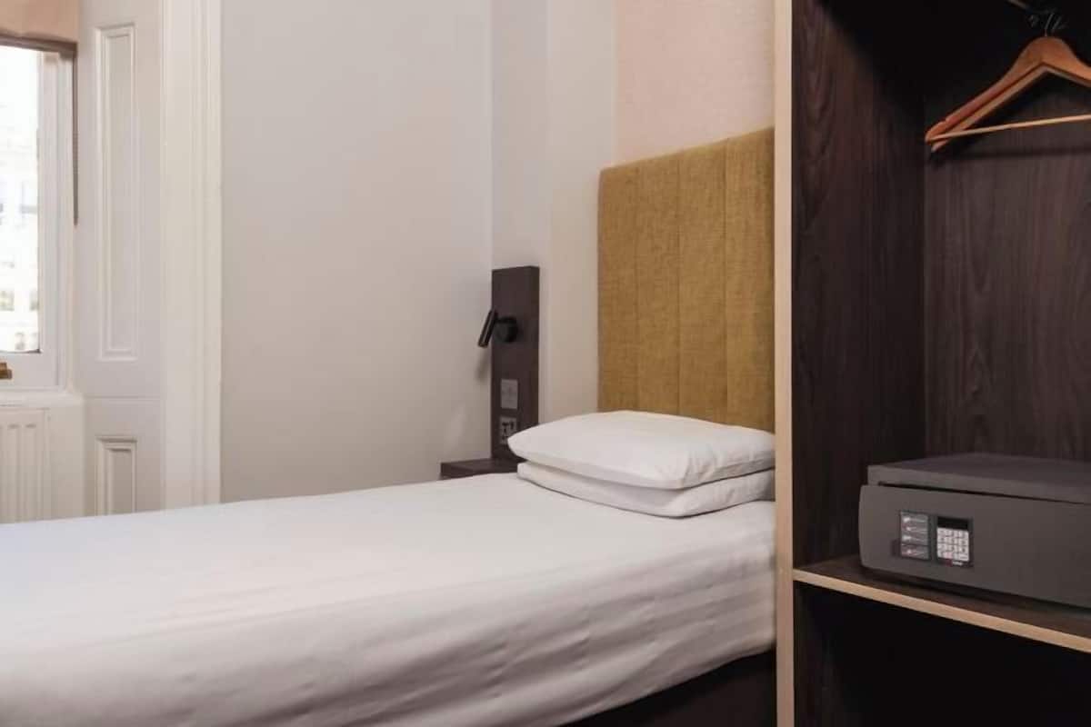 In-room safe, individually decorated, individually furnished, desk