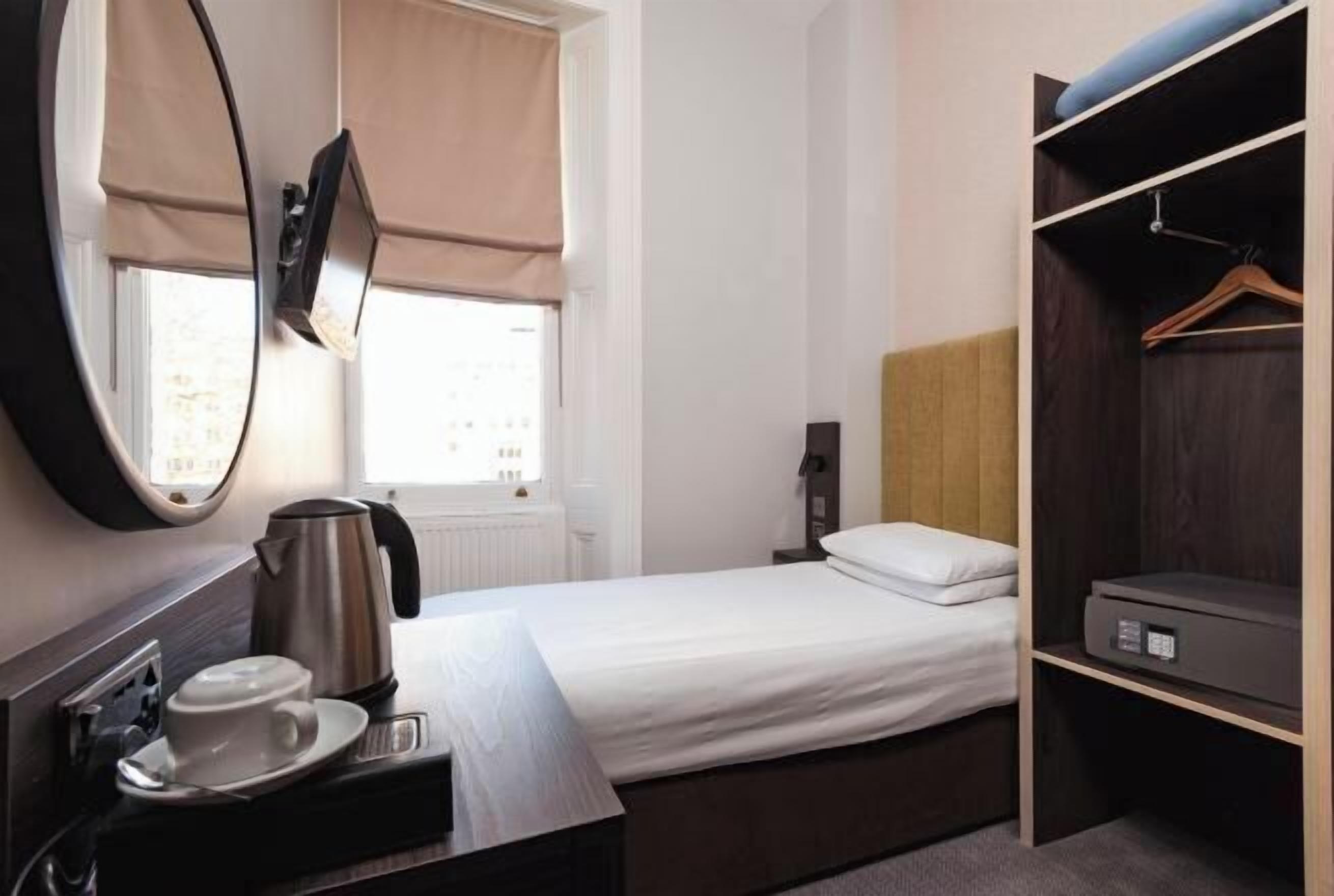 Een kluis op de kamer, individueel gedecoreerd, individueel gemeubileerd