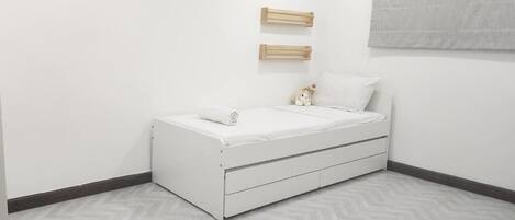 2 chambres, bureau, lit de bébé (gratuit), accÚs au Wi-Fi (inclus)