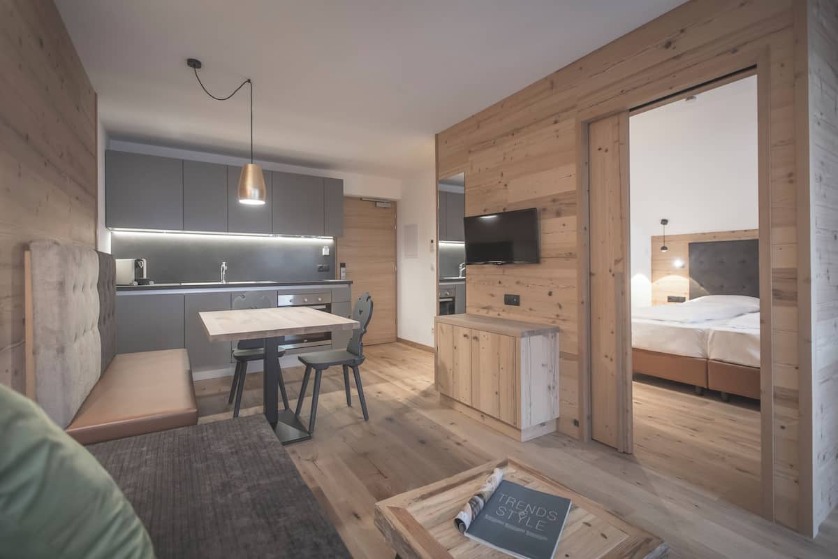 Apartment (E, my adventure) | Premium bedding, in-room safe, soundproofing, free WiFi