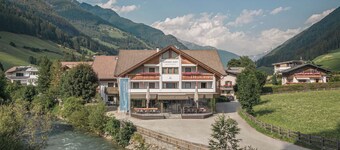 Ahrner Wirt Apartments