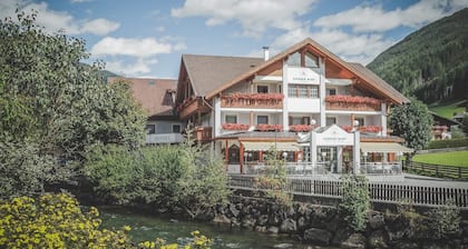 Ahrner Wirt Apartments