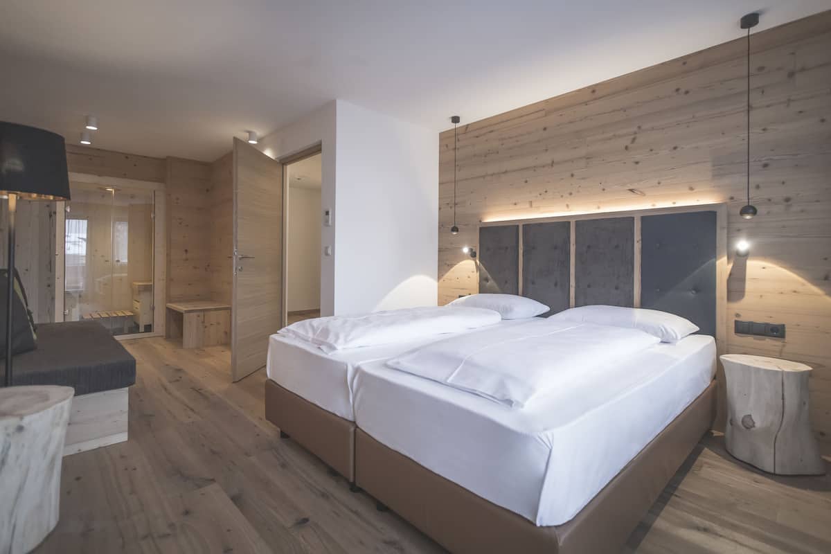 Apartment (B, my well-being) | Premium bedding, in-room safe, soundproofing, free WiFi