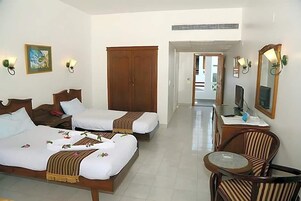 Minibar, in-room safe, desk, bed sheets