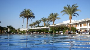 3 outdoor pools, open 7:00 AM to 7:00 PM, pool umbrellas, sun loungers - Happy Life Village (Dahab)