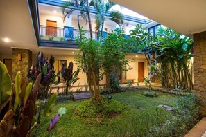 Property grounds - Svarna Hotel Sanur (Denpasar)