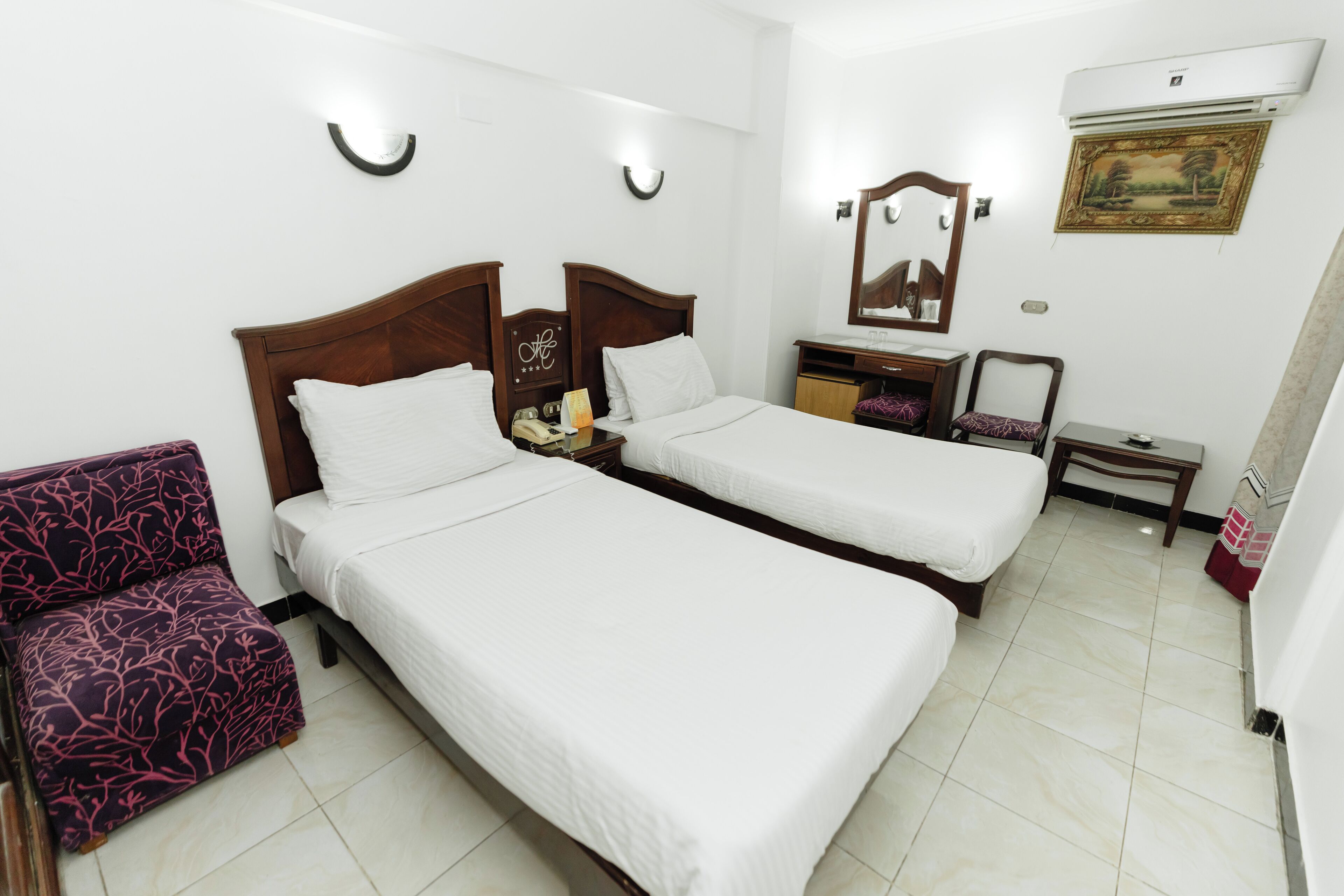 Photo - Happy City Hotel