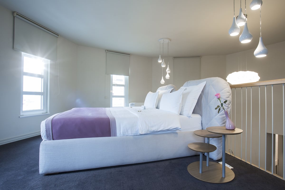 Jump INN apartment | Minibar, safe på rommet, skrivebord og blendingsgardiner