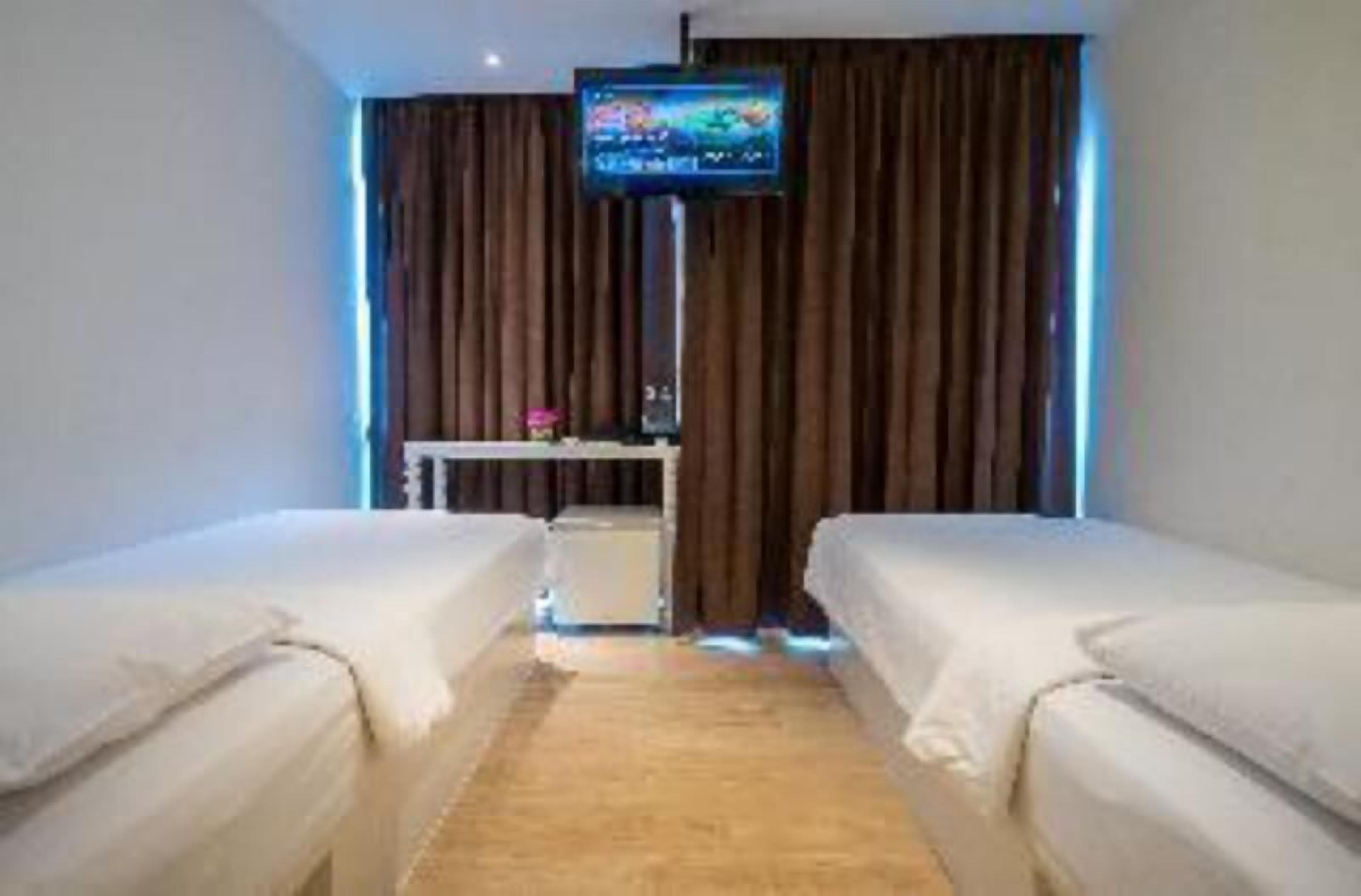 In-room safe, free WiFi, wheelchair access