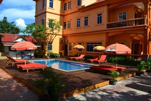 Outdoor pool - V&A Villa (Siem Reap)