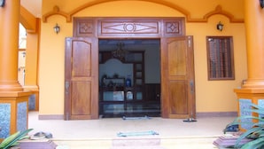 Unclassified image, 2 of 56, button - V&A Villa (Siem Reap)