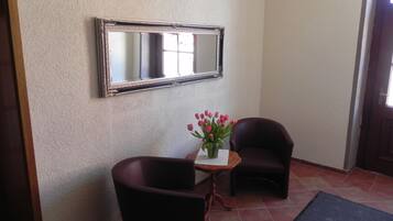 Lobby-Lounge