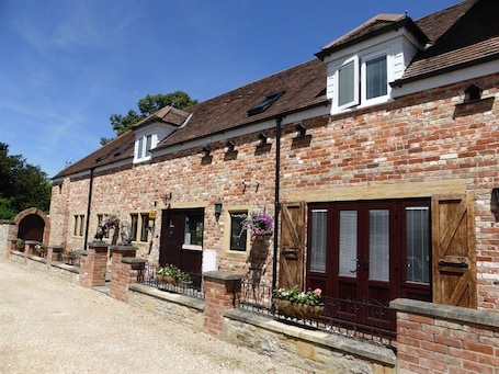 Exterior. Liongate House