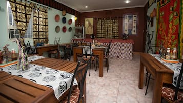 Breakfast, lunch, dinner served; alfresco dining