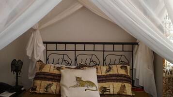 Premium bedding, individually decorated, individually furnished, desk