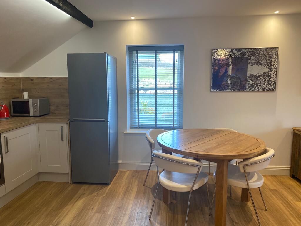 익스클루시브 코티지, 전용 욕실, 마당 전망 ('The Loft' @ Baycliff) | 다이닝