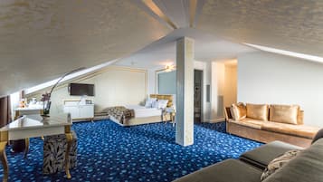 Family Room | Premium bedding, Select Comfort beds, minibar, in-room safe