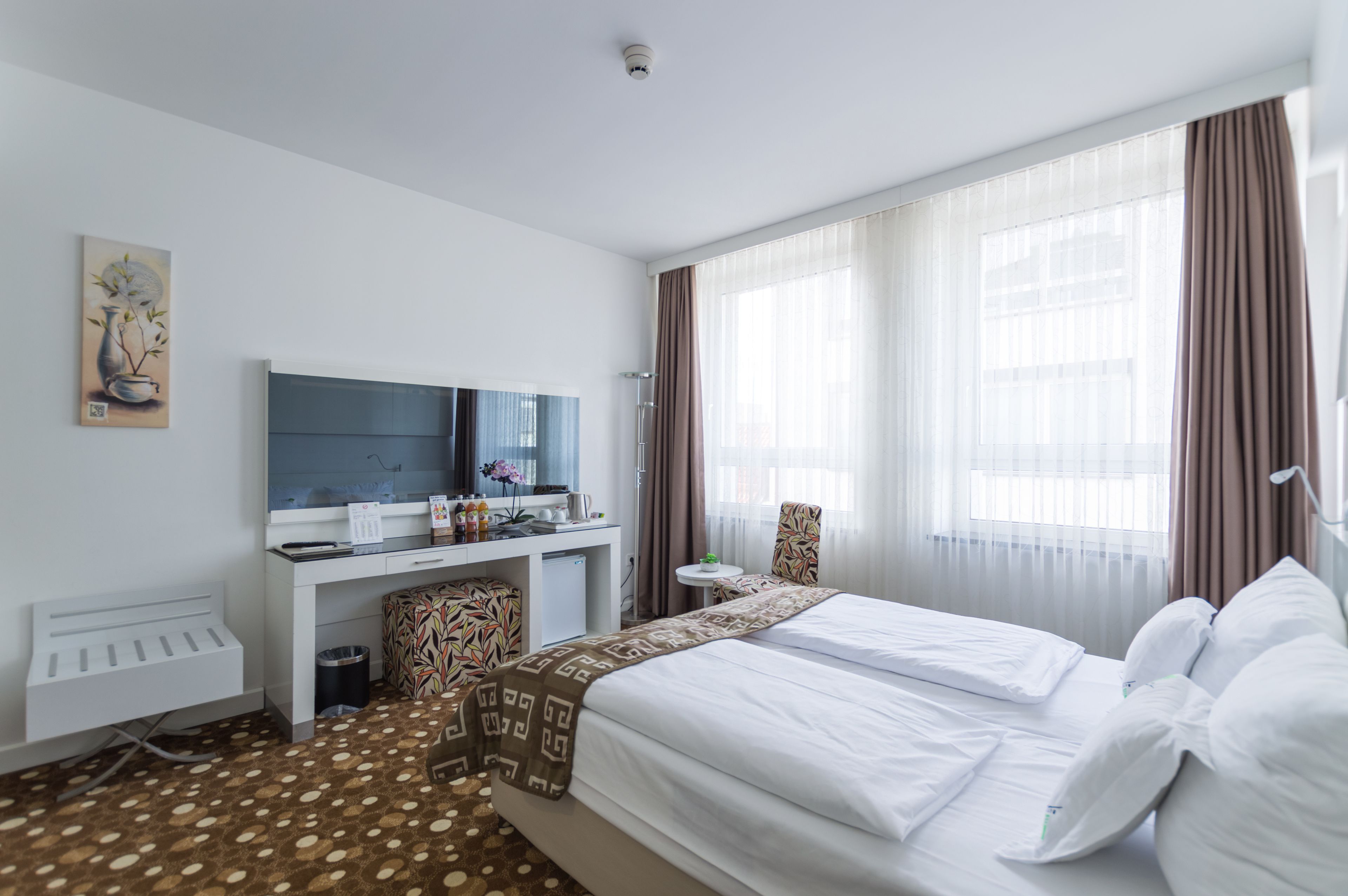 premium bedding, select comfort beds, minibar, in-room safe