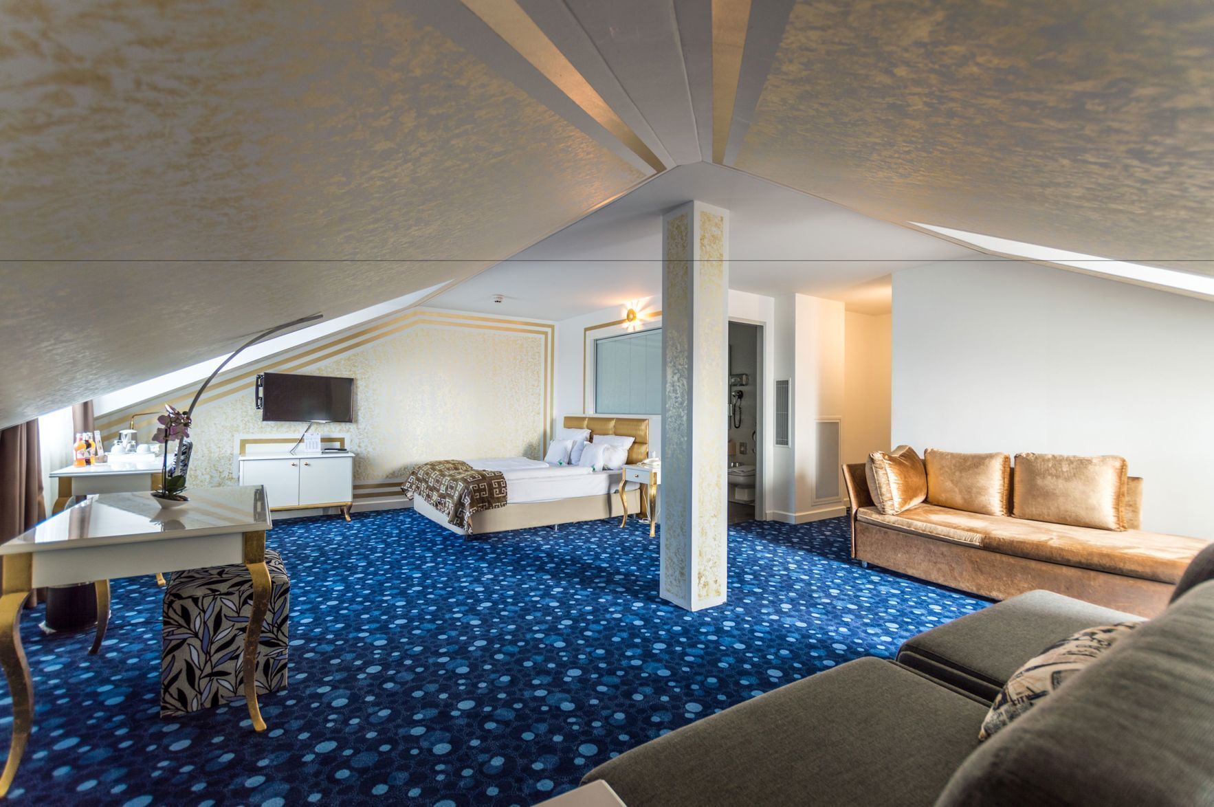 Premium bedding, Select Comfort beds, minibar, in-room safe