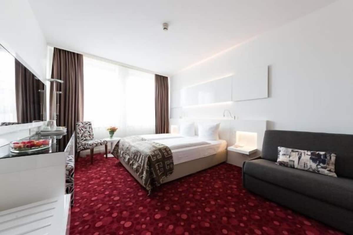 Premium bedding, Select Comfort beds, minibar, in-room safe