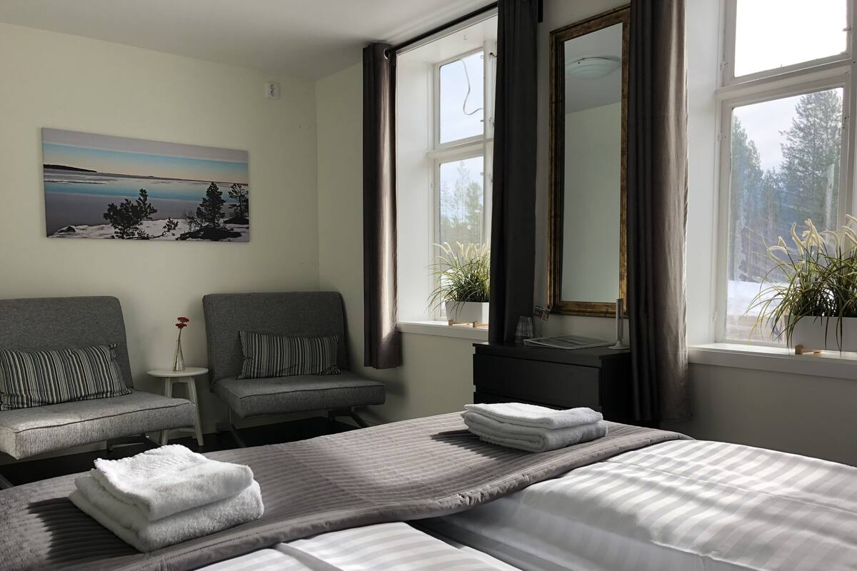 Family Room | Premium bedding, soundproofing, WiFi (free), bed sheets