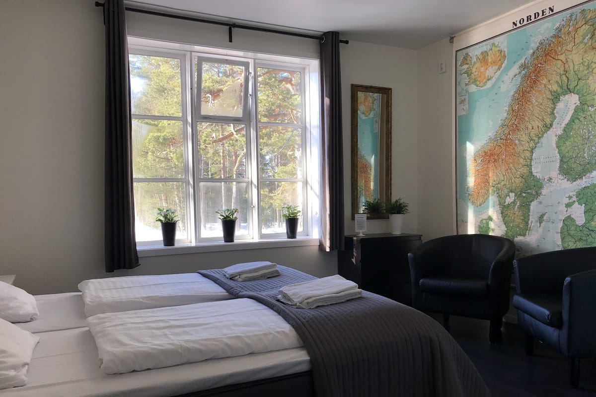 Double Room | Premium bedding, soundproofing, WiFi (free), bed sheets