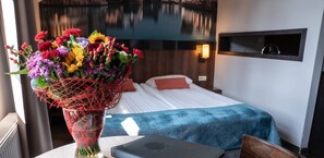 Deluxe Double Room, Kitchenette | Premium bedding, pillowtop beds, in-room safe, desk - Apart Neptun (Gdansk)