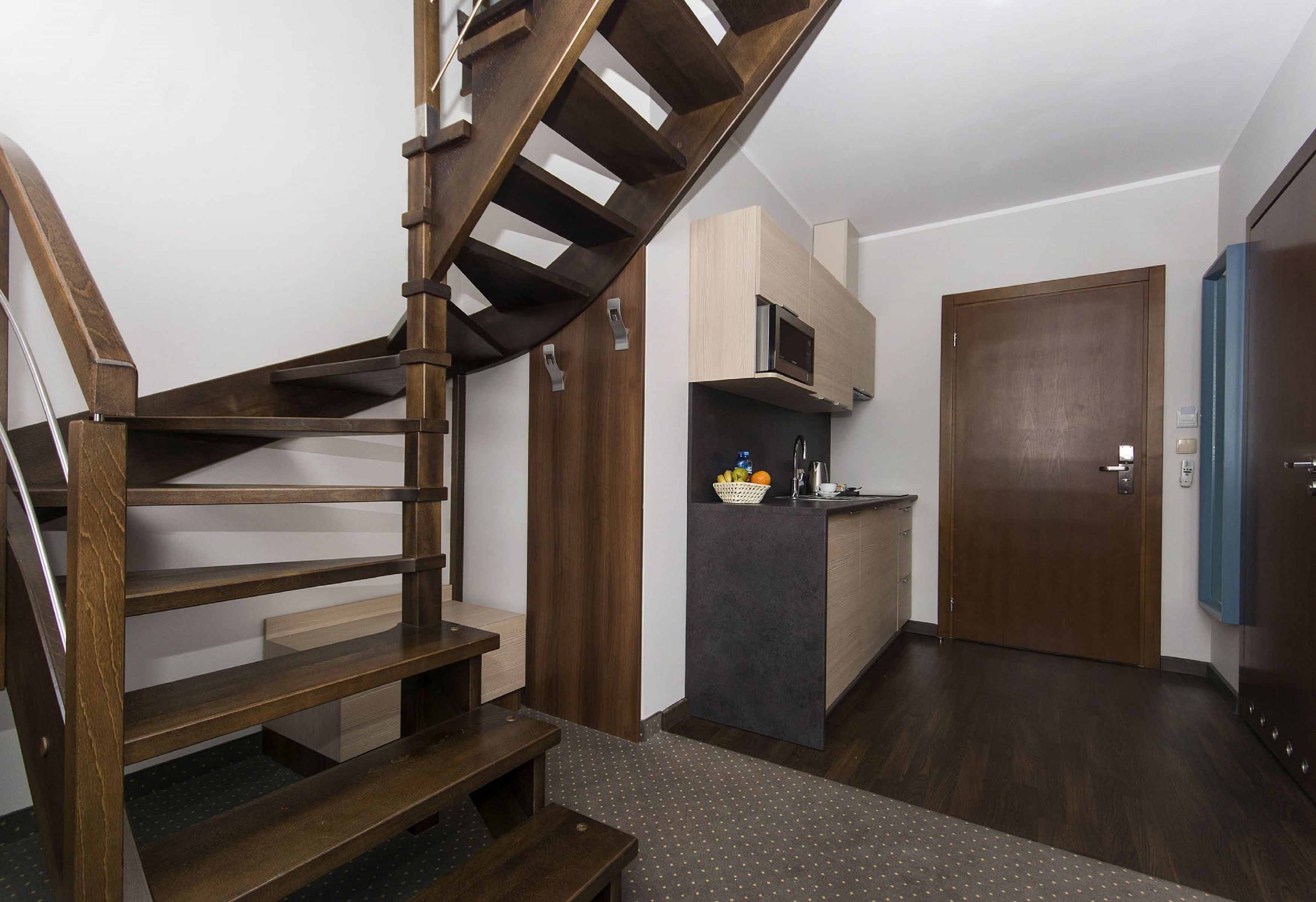 premium bedding, pillow-top beds, in-room safe, desk