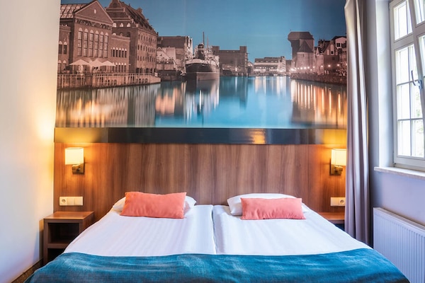 Classic Room | Premium bedding, pillow-top beds, in-room safe, desk