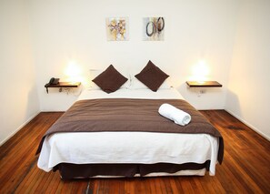 Camera doppia | Minibar, cassaforte in camera, una scrivania, tende oscuranti