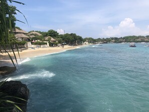 鄰近海灘、白沙