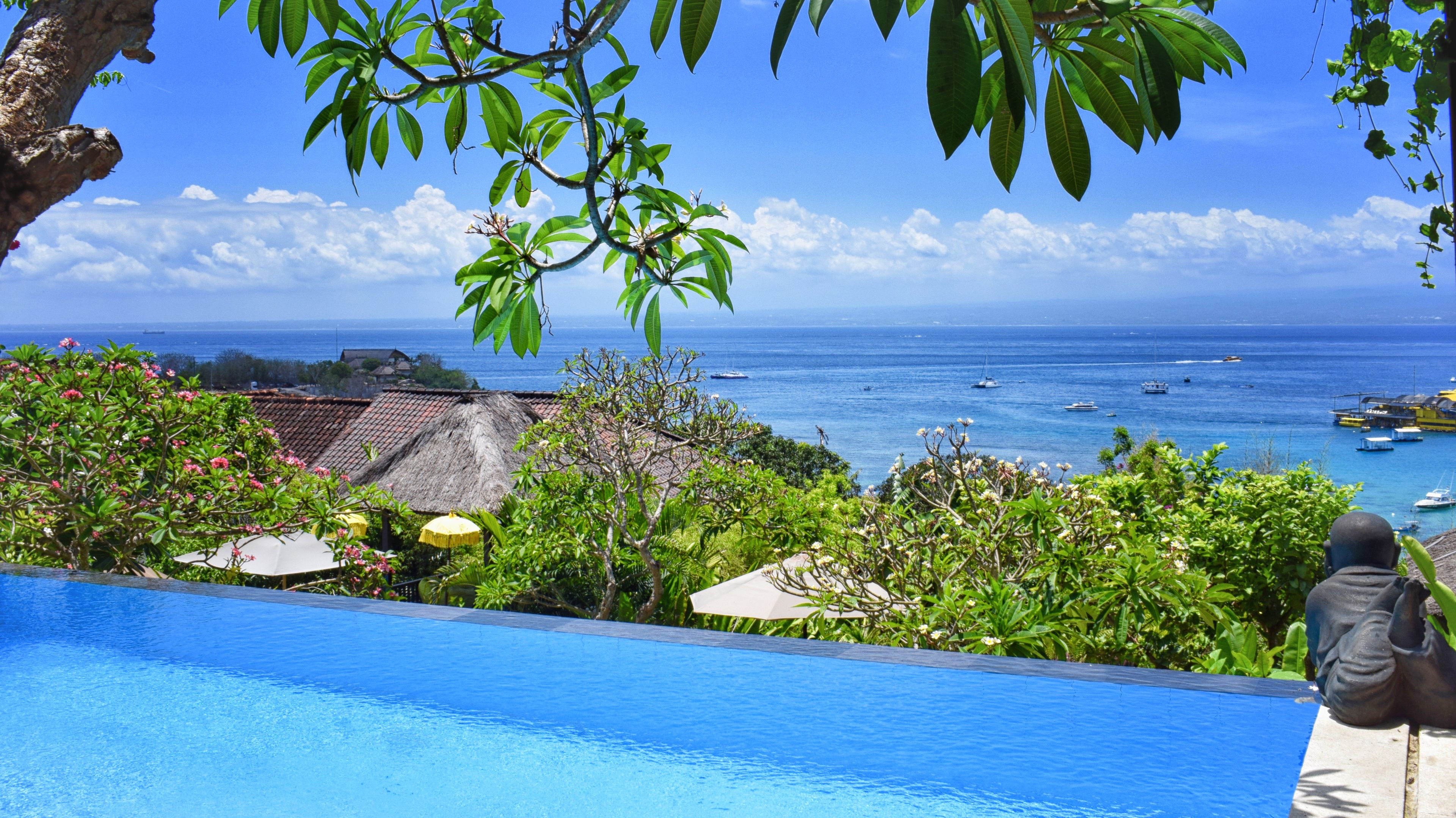 2 outdoor pools, sun loungers