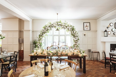 Salón de bodas. Bel & The Dragon Churt