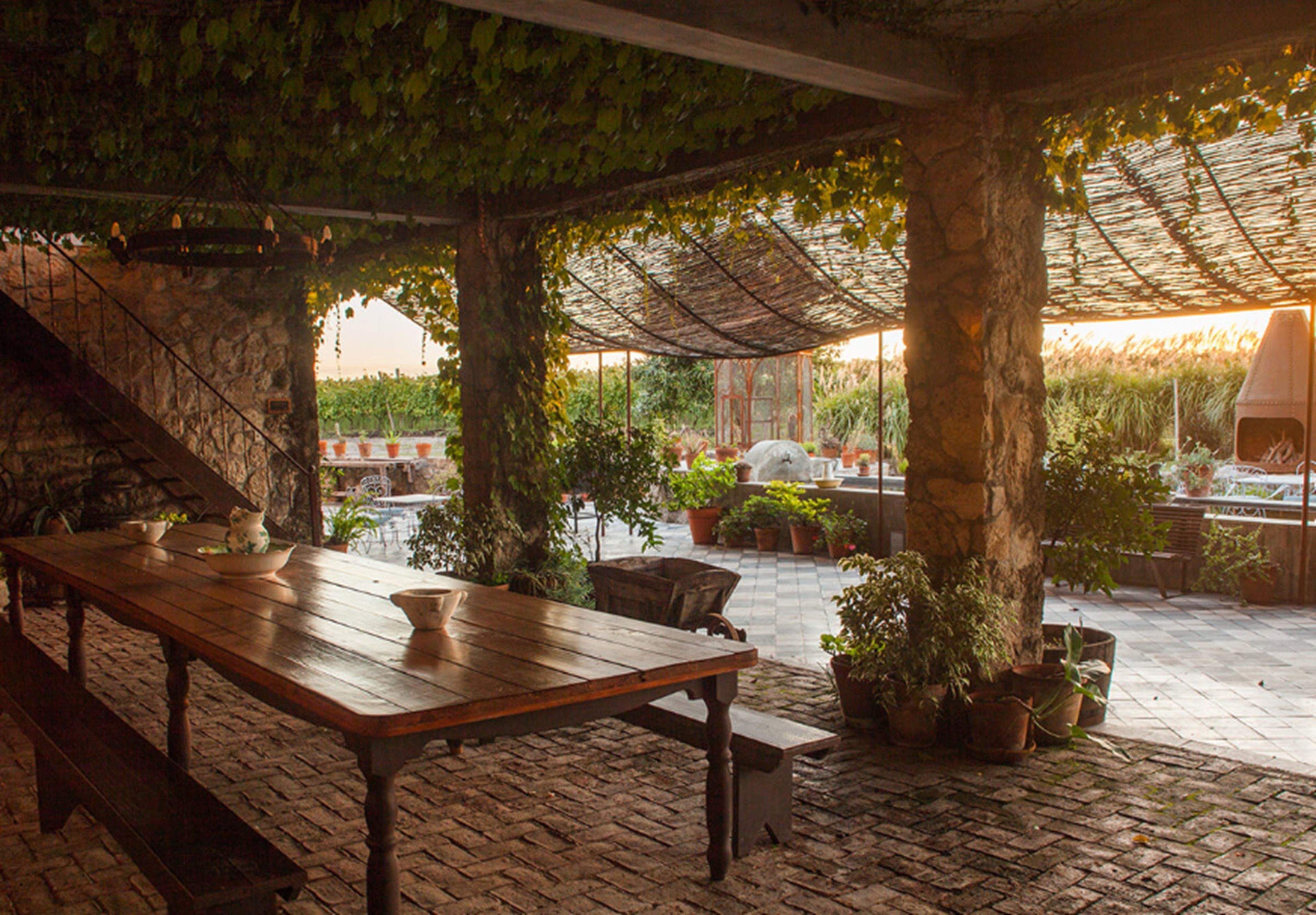 Se sirven desayunos, almuerzos, cenas y cocina local e internacional 