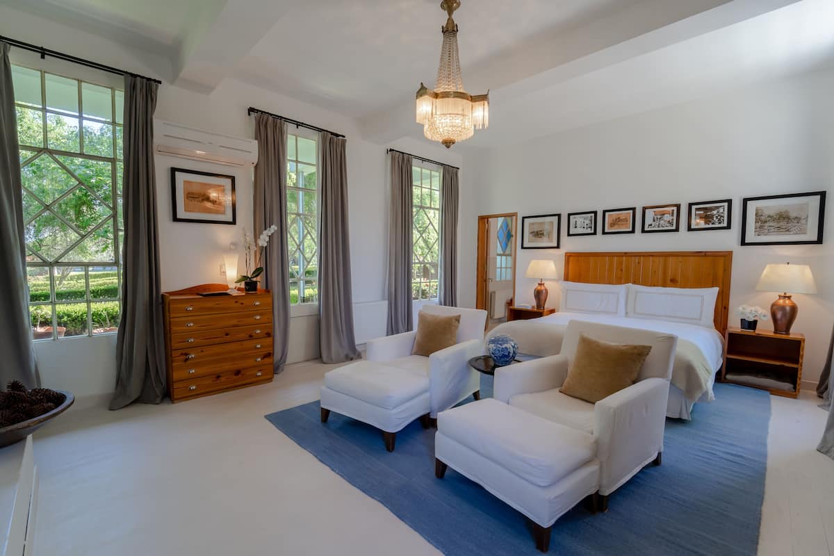 Premium bedding, down comforters, free minibar items, in-room safe