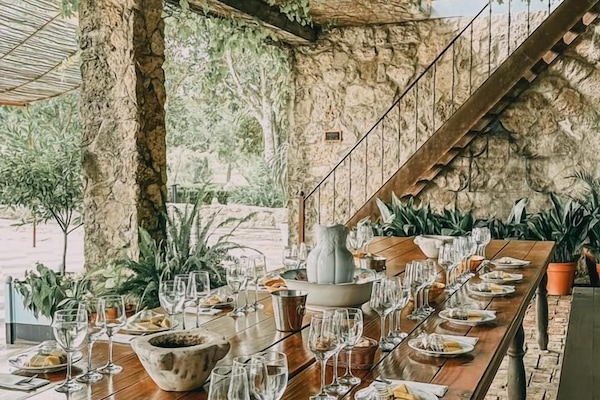 Café da manhã, almoço e jantar; local e internacional