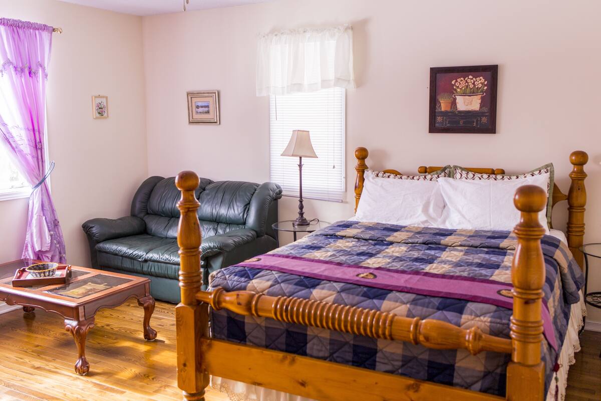 Superior-Zimmer, 1 Queen-Bett, eigenes Bad | Individuell dekoriert, individuell eingerichtet, Schreibtisch