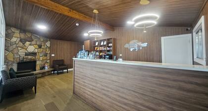 Howard Johnson by Wyndham Hinton