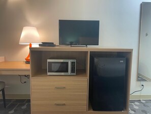 Bureau, espace de travail pour ordinateur portable, Wi-Fi gratuit