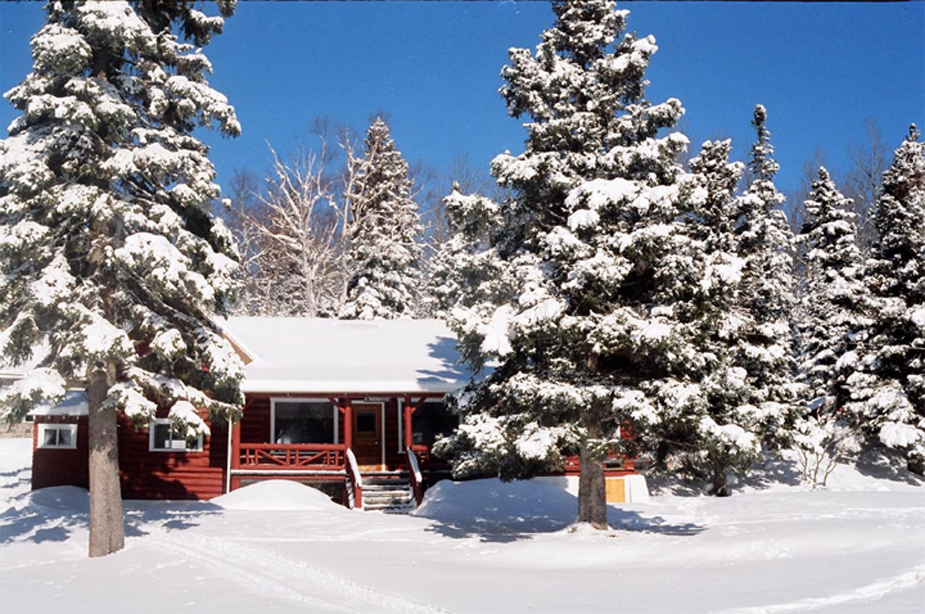 Chalet, 5 Bedrooms (Abenakis Wigwam) | Iron/ironing board (on request), bed sheets