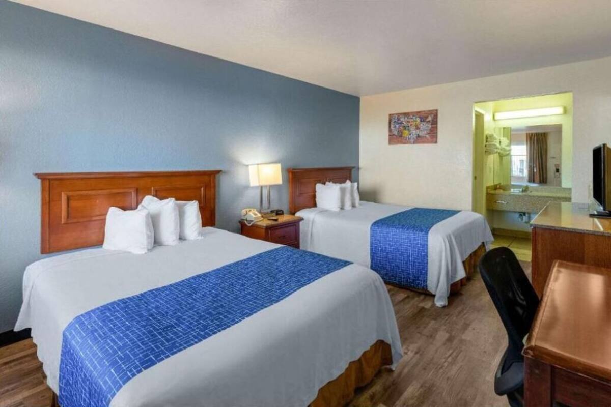 In-room safe, desk, laptop workspace, WiFi (free)