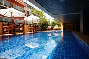 Outdoor pool - Seaside Jomtien Beach (Pattaya)