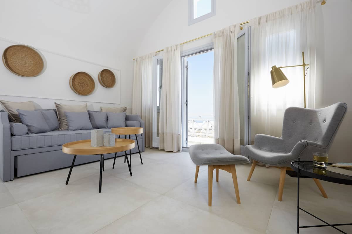 suite, hot tub, resort view (elegant - private pool) | living area | 36-inch plasma tv with satellite channels, tv, dvd player