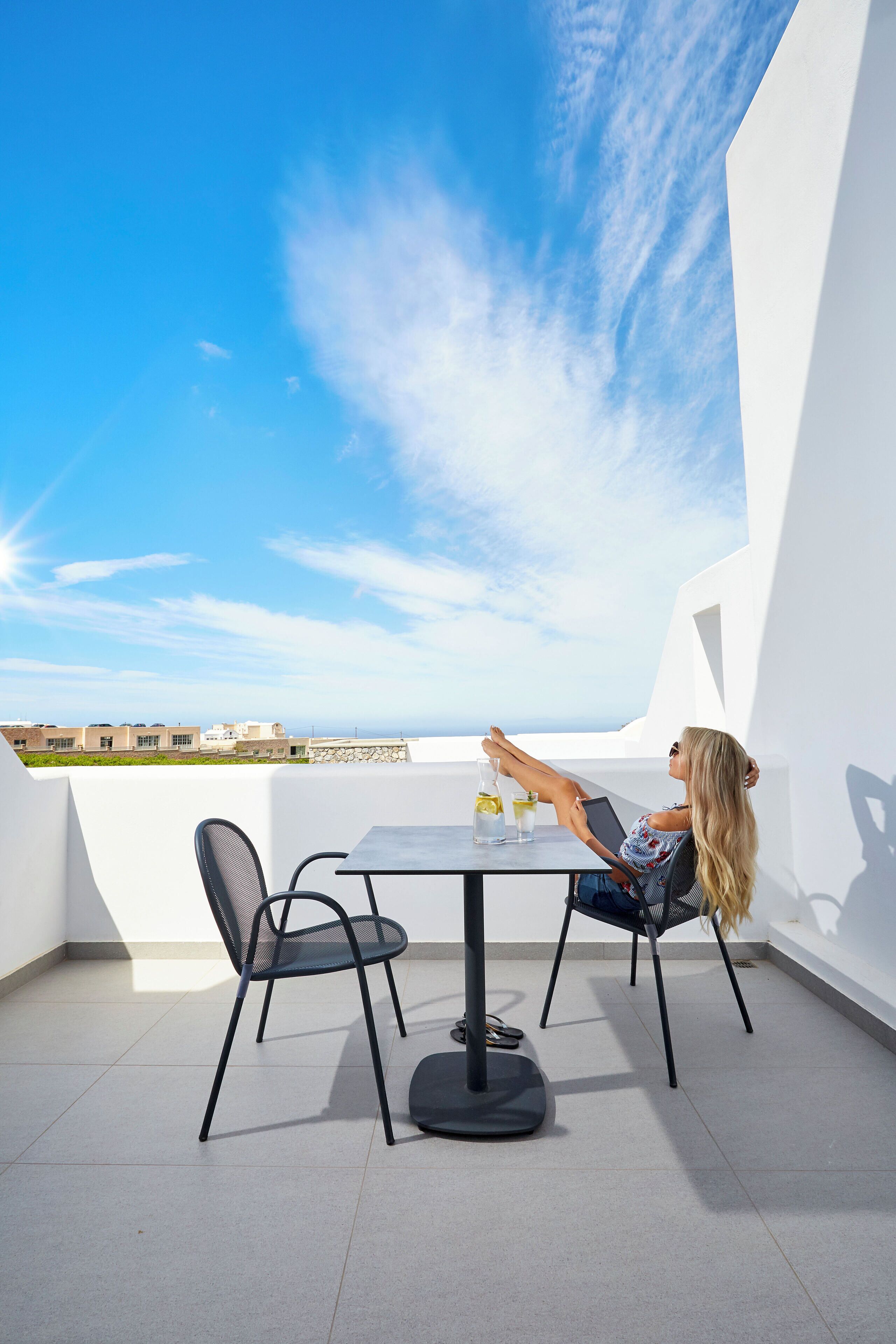 family room, 2 bedrooms, bathtub, pool view (cosy) | balcony
