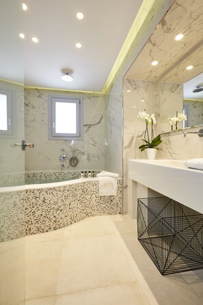 Deluxe Villa, 2 Bedrooms, Private Pool, Vineyard View - De Sol Spa Hotel (Santorini)