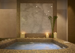 Bain à remous intérieur
