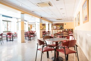 Daily buffet breakfast (EUR 17 per person)