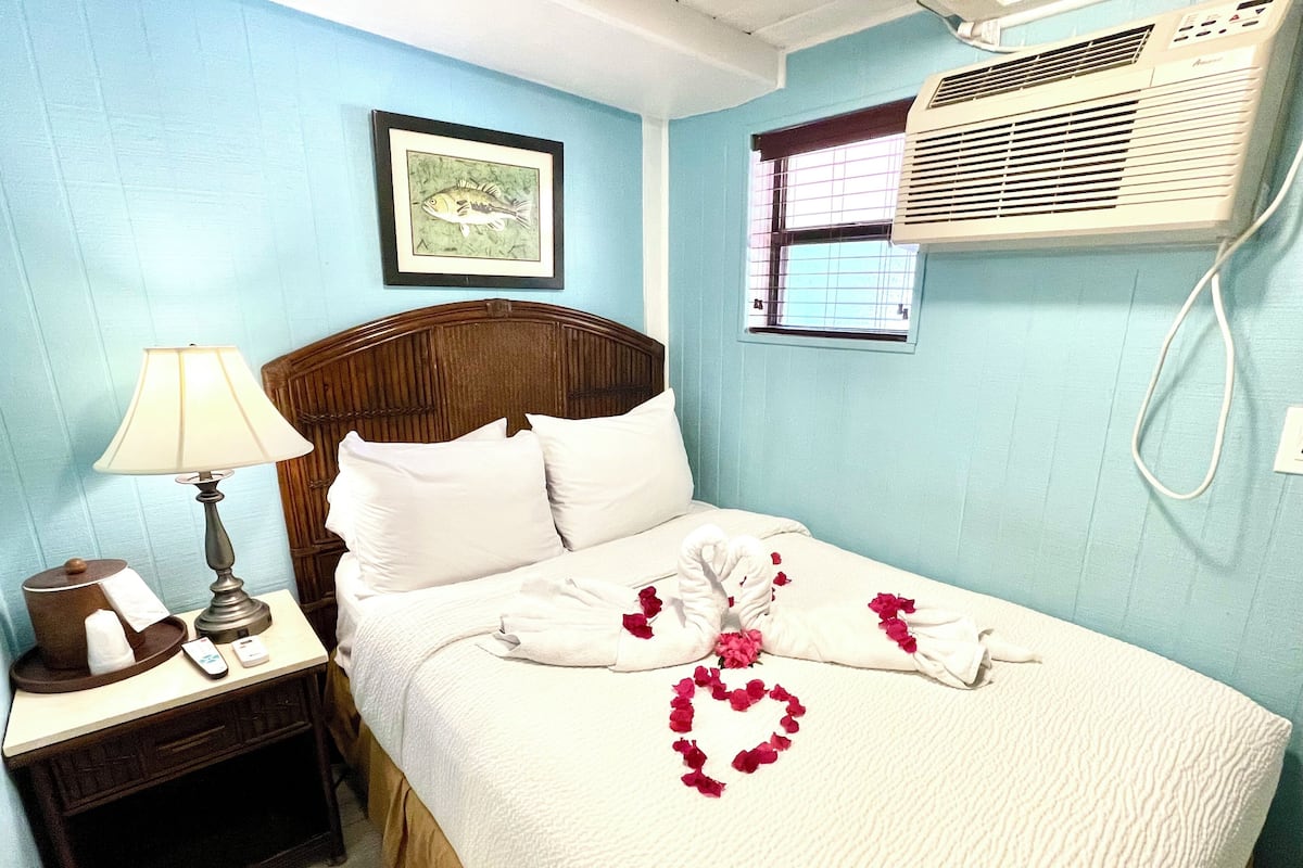 Economy Room (Small) | Individually furnished, free WiFi